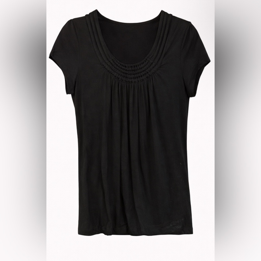 Cable & Gauge Black Pleated Short Sleeve Top - Picture 2 of 4